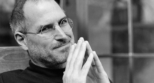 Steve Jobs và chiến lược lấy mật mà không phá tổ ong