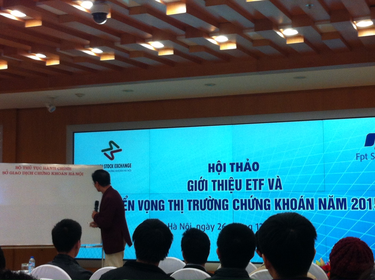 Tiến sỹ Lê Xuân Nghĩa: Kiến nghị không đánh thuế giá xăng dầu