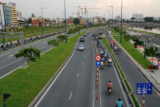 62,2% thu nhập dùng trả nợ công