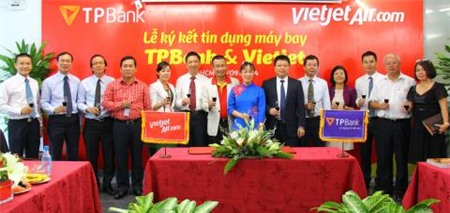 Ngân hàng Tiên Phong cung cấp tín dụng máy bay