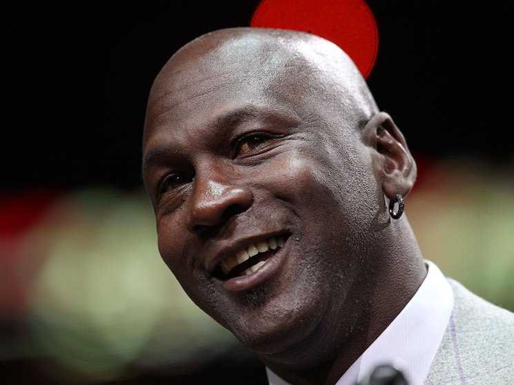 CEO Uber, Michael Jordan chính thức gia nhập câu lạc bộ tỷ phú của Forbes