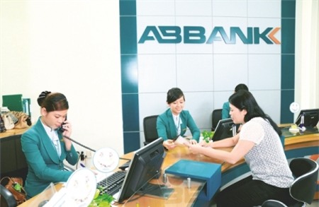 Ngân hàng bán lẻ đối mặt áp lực từ hội nhập