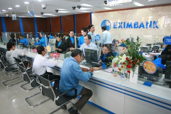 Cổ đông EXIMBANK bức xúc vì lợi nhuận sụt giảm bất thường