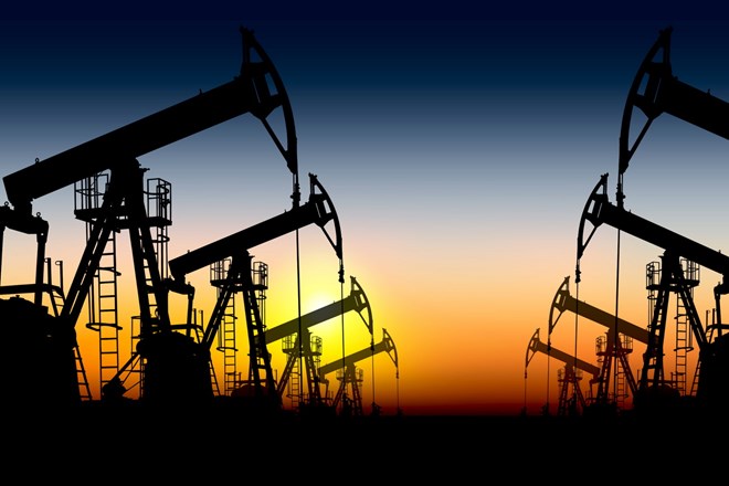 Giá dầu Brent giảm nhẹ, chờ cuộc họp của OPEC