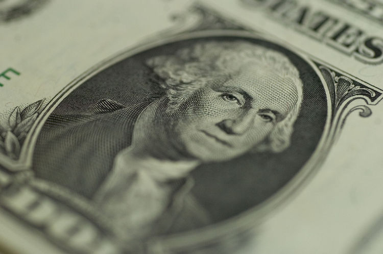 Bloomberg: Đây là thời điểm thích hợp để mua vào USD