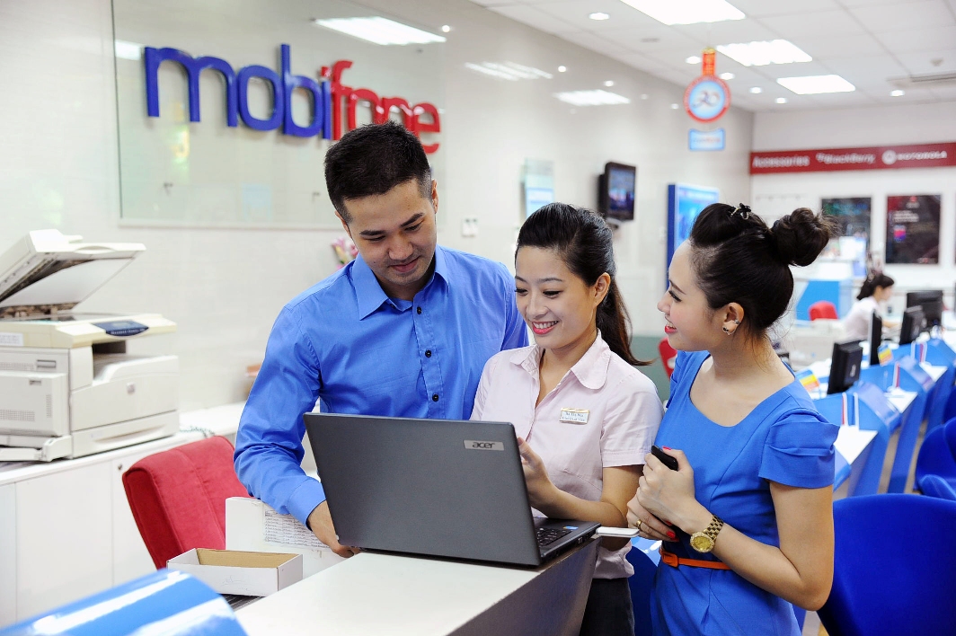 MobiFone thoái vốn tại Vietcombank và Seabank