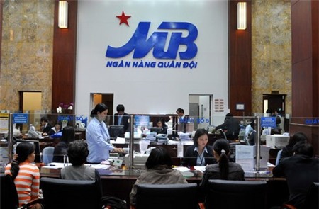 Tái khởi động cuộc đua tín dụng