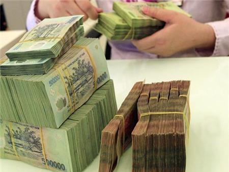 Khách vay không hào hứng với tin giảm trần lãi suất