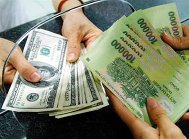 Cẩn trọng với tỷ giá