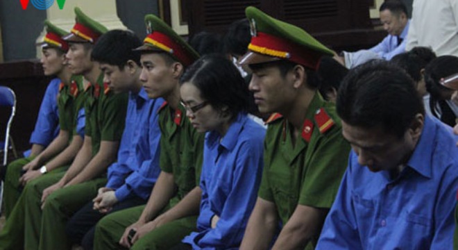 Ngày xét xử thứ 2: “Siêu lừa” Huyền Như thừa nhận chiếm đoạt 4.000 tỷ, xin lại nhà 43 tỷ  