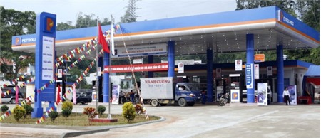 Petrolimex lỗ nghìn tỷ: Có đúng tại giá xăng dầu giảm?